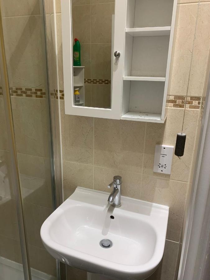 Homely Apartment In The Centre Бостън Екстериор снимка